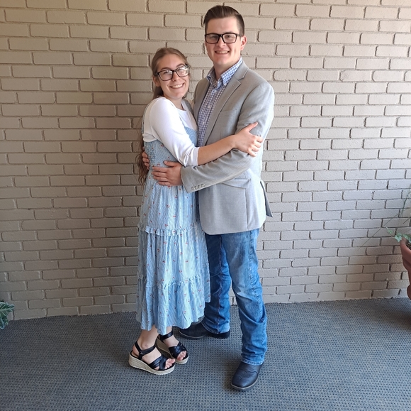 Meet your Posher, Hannah - Picture 2 of 2